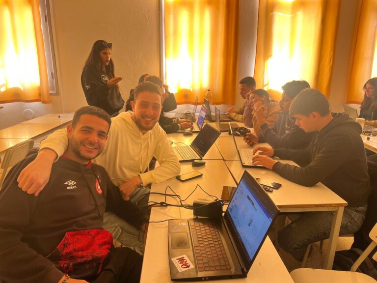 Donner le coup à votre aventure au sein de notre équipe des projets